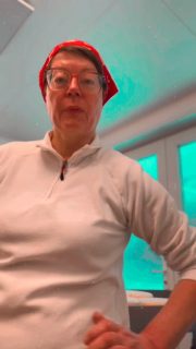 Es gibt Momente, da weiß man, warum man das alles macht.
Die Schlosswirtschaft Hehlen @schlosswirtschaft_hehlen hat unsere neuen Käsesorten probiert – und direkt bestellt.
Cheddar & Blauschimmel.
Regional, handwerklich und einfach richtig lecker.
Danke an eine Gastronomie, die Qualität schätzt 🤍#lueningsbergerdelikatessenmanufaktur #käserinofinsta #wissenwodeinessenherkommt #hofkäserei #gastronomie