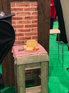 Kleines Produktfotoshooting während der grünen Woche #lueningsbergerdelikatessenmanufaktur #gruenewoche2026 #niedersachsenhalle #rohmilchkäse #milchhandwerk