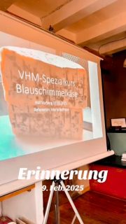 Schon ein Jahr ist der Blauschimmelkurs vom @milchhandwerk her. Seitdem klappt es hervorragend mit dem Blauschimmel 😁#käserinofinsta #lueningsbergerdelikatessenmanufaktur #hofkäserei #blauschimmelkäse #wissenwodeinessenherkommt