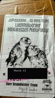 Was für eine wunderschöne Überraschung! ❤️

Liebe Sandra, lieber Mitja @strandwetterdestillerie , wir waren heute beim Auspacken wirklich sprachlos. So viel Liebe, so viel Herzlichkeit – vielen, vielen Dank für dieses tolle Paket!

Das gemeinsame Wochenende beim @soundofwine_bodenwerder war etwas ganz Besonderes. Nicht nur wegen der vielen netten Gäste, sondern vor allem wegen der Menschen, die dahinterstehen. Wenn man sich gegenseitig unterstützt, miteinander lacht und sich danach sogar noch mit so einer liebevollen Aufmerksamkeit überrascht, dann merkt man: Genau das macht diese Gemeinschaft aus.

Wir sind dankbar, ein Teil davon zu sein, und freuen uns schon auf viele weitere gemeinsame Veranstaltungen.

Von Herzen: Danke für eure Wertschätzung – sie bedeutet uns wirklich viel. 💚#hofkäserei #weserbergland #wertschätzungschenken #dankeschön❤ #strandwetterdestillerie