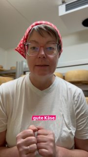 Habt ihr es auch gehört? 🤩
„Gute Käse“ steht zur Wahl als Jugendwort des Jahres 2026. Als Hofkäserei können wir dazu eigentlich nur eins sagen:
JA, BITTE! 🧀😄
Vielleicht meint die Jugend damit etwas ganz anderes – wir denken natürlich sofort an echten, handwerklich hergestellten Käse. 😉
Jetzt seid ihr dran:
🗳️ Würdet ihr „Gute Käse“ zum Jugendwort des Jahres wählen?
Schreibt es in die Kommentare – und wer weiß… vielleicht wird „Gute Käse“ dieses Jahr tatsächlich Jugendwort des Jahres. Das wäre für uns als Hofkäserei doch der Hammer! 😄🧀
#Jugendwort2026 #GuteKäse #Hofkäserei #Handwerk #Regional Käseliebe LüningsbergerDelikatessenManufaktur